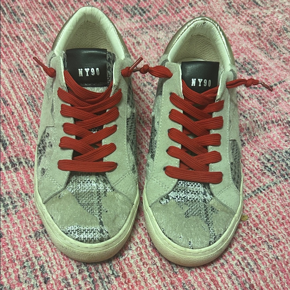 Steve Madden Womens Sneakers - Red and silver sz 8